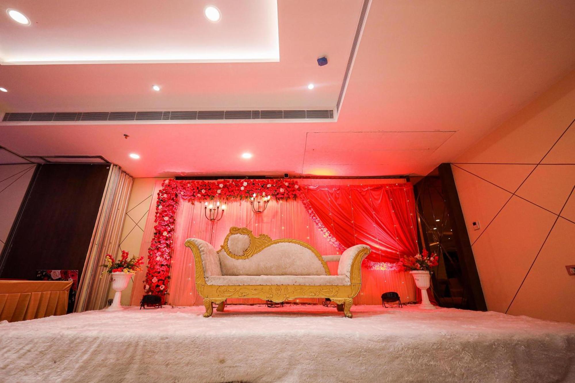 The Royal Legacy Hotel Lucknow Eksteriør billede