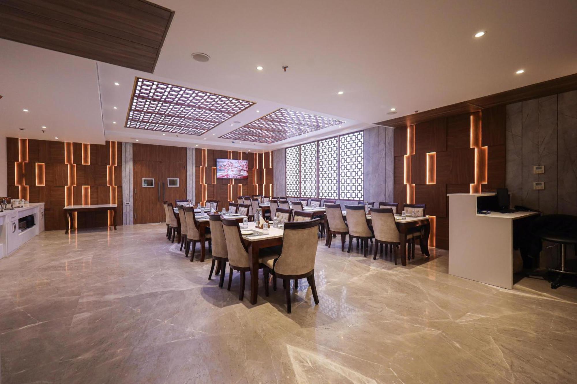 The Royal Legacy Hotel Lucknow Eksteriør billede