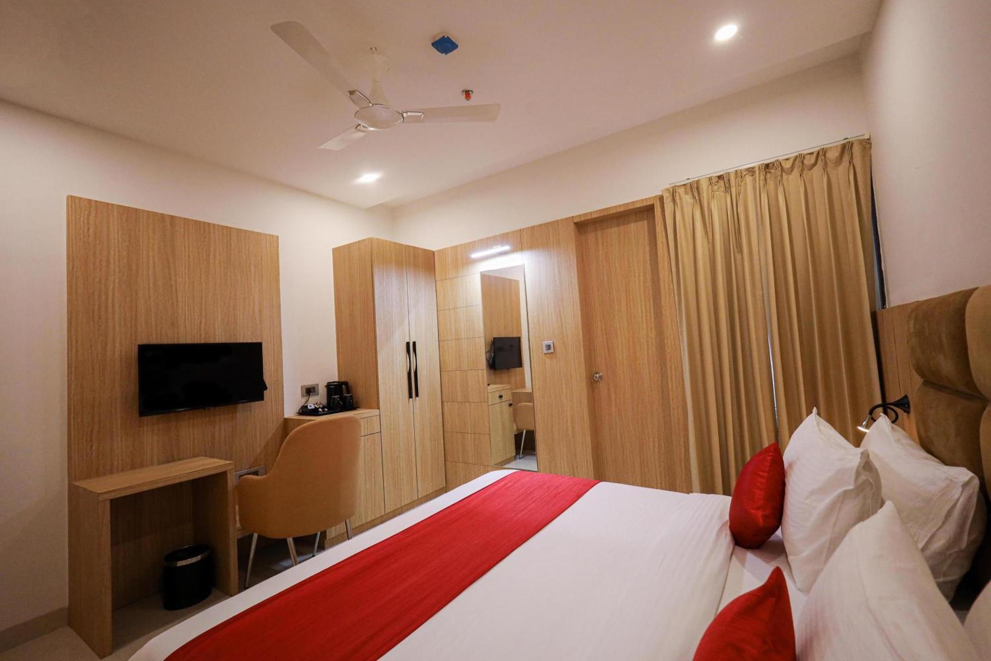 The Royal Legacy Hotel Lucknow Eksteriør billede