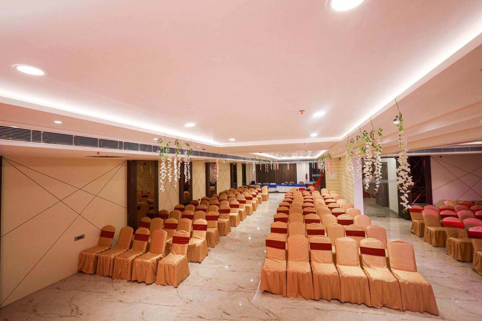 The Royal Legacy Hotel Lucknow Eksteriør billede
