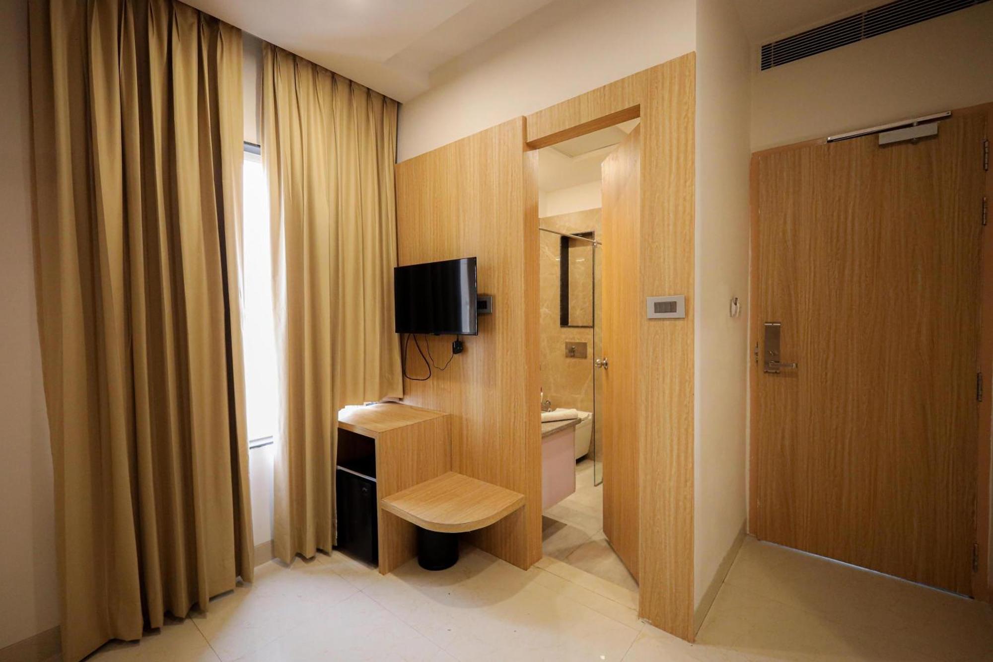 The Royal Legacy Hotel Lucknow Eksteriør billede