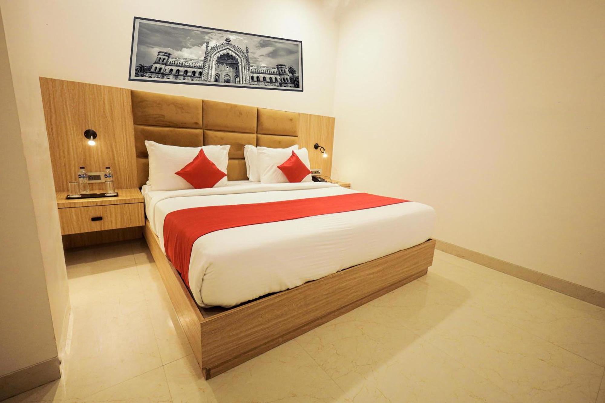 The Royal Legacy Hotel Lucknow Eksteriør billede