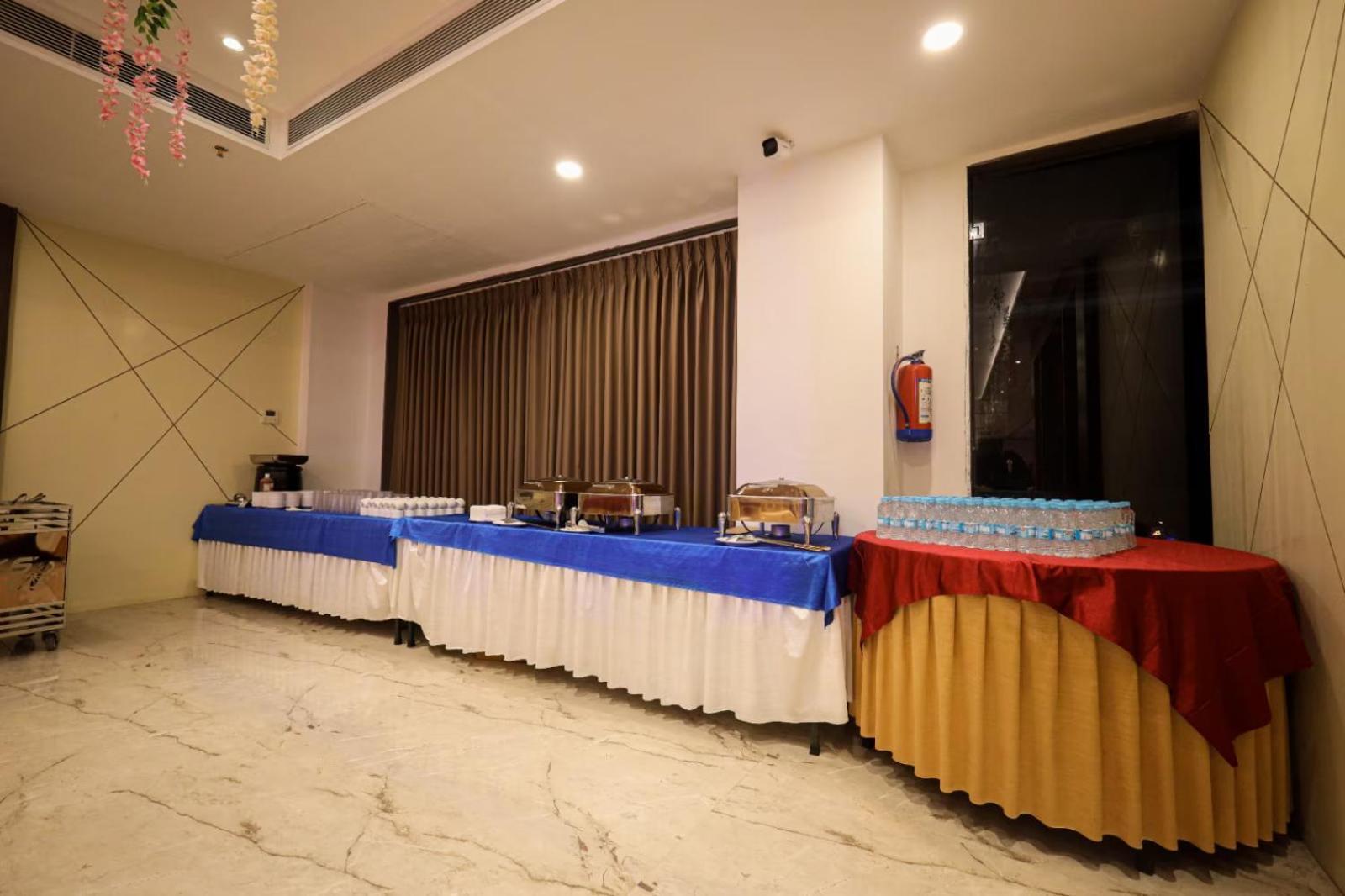 The Royal Legacy Hotel Lucknow Eksteriør billede