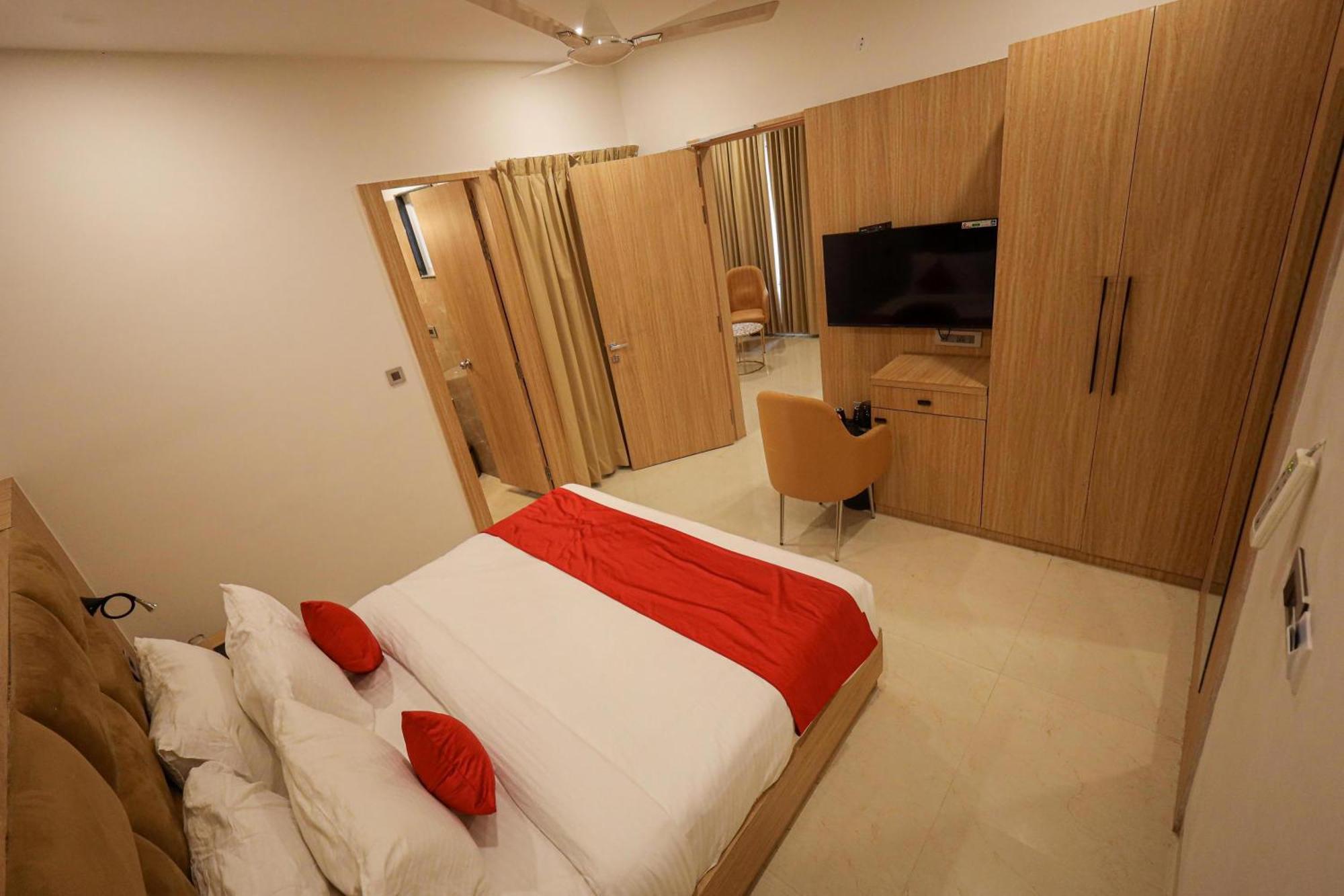 The Royal Legacy Hotel Lucknow Eksteriør billede