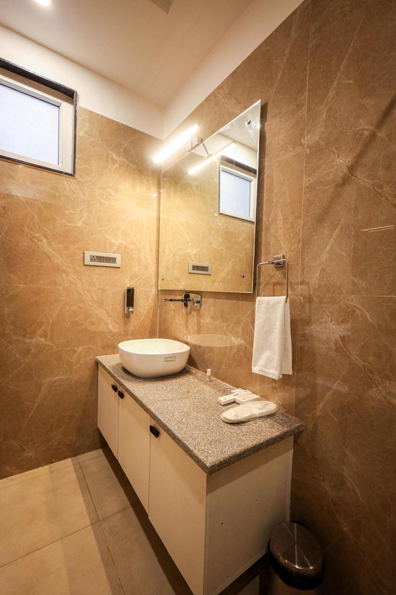 The Royal Legacy Hotel Lucknow Eksteriør billede