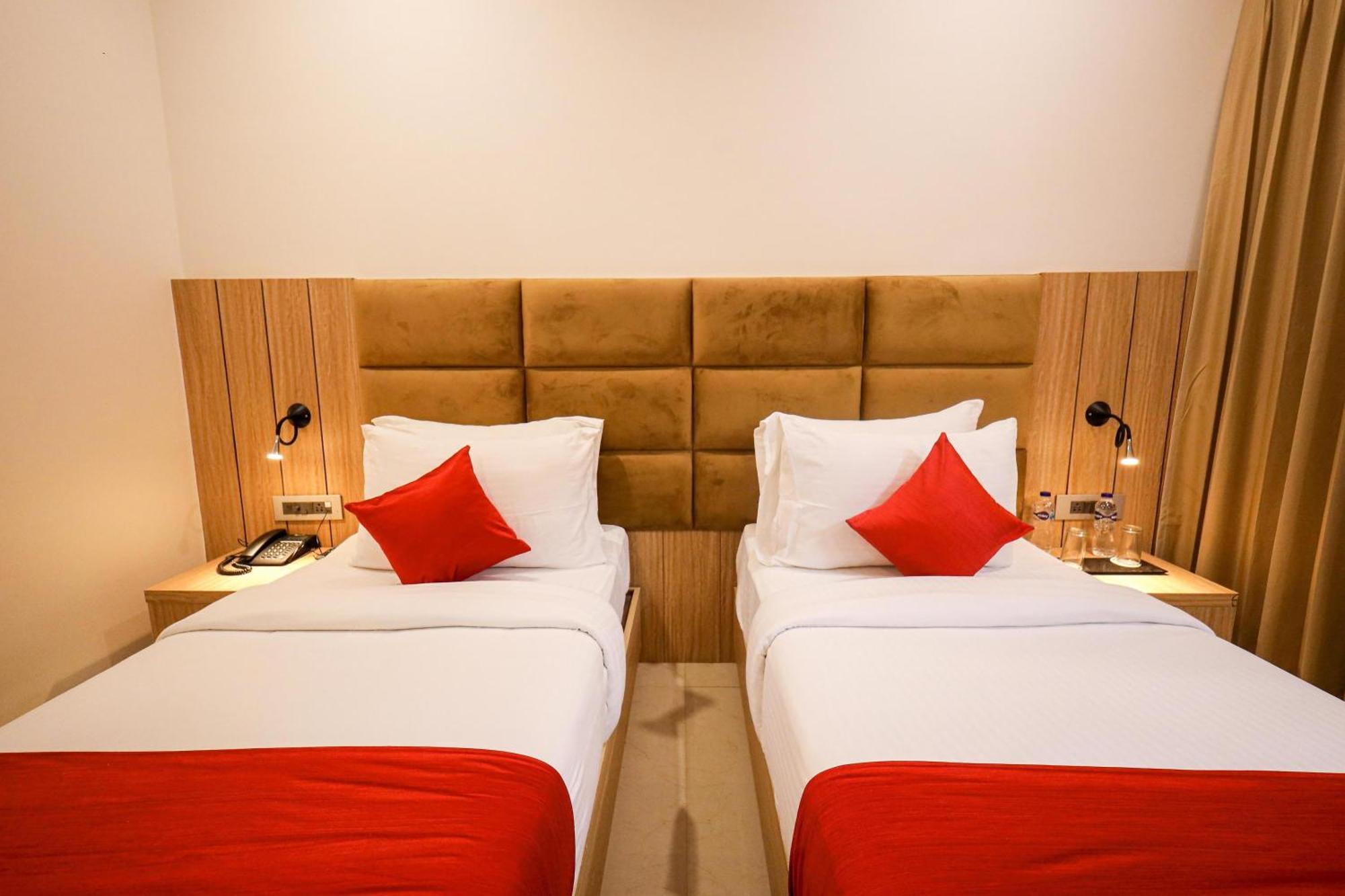 The Royal Legacy Hotel Lucknow Eksteriør billede